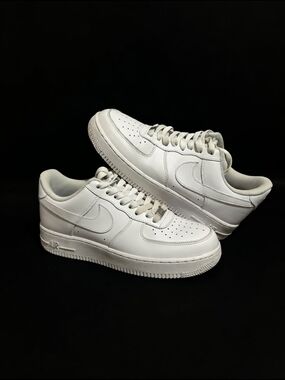 Nike White Low-Top Sneakers with Teal Logo